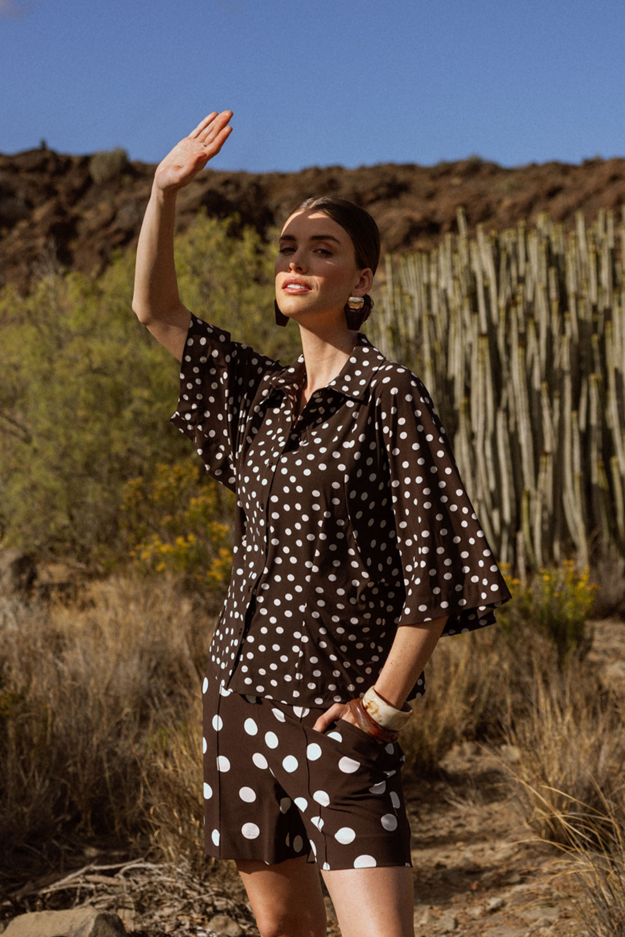 Studio Anneloes Fabienne Dot Blouse in espresso en ecru, polkadot patroon